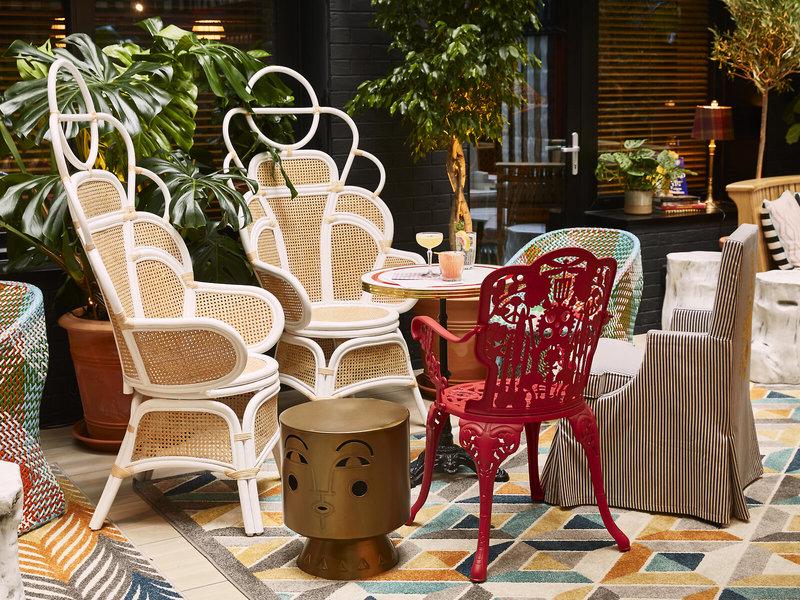 22D8E6B033D2E9085E0635E4528F307E