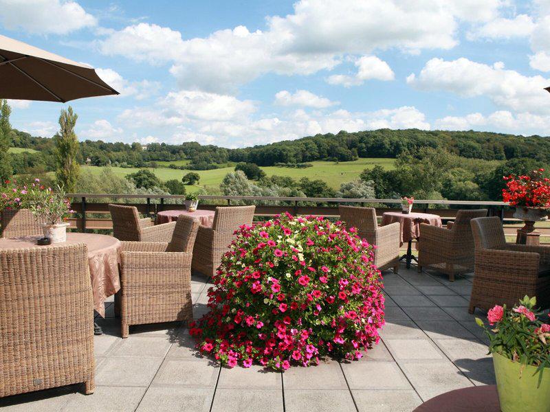 33AC09E04C5261852F06AD89985DC546