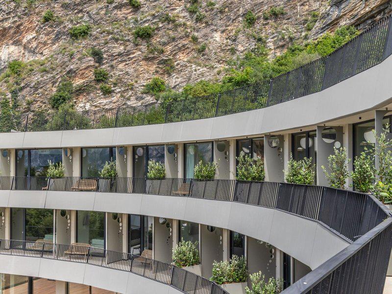 43A6869DABAA49B247156E74C7C9441F