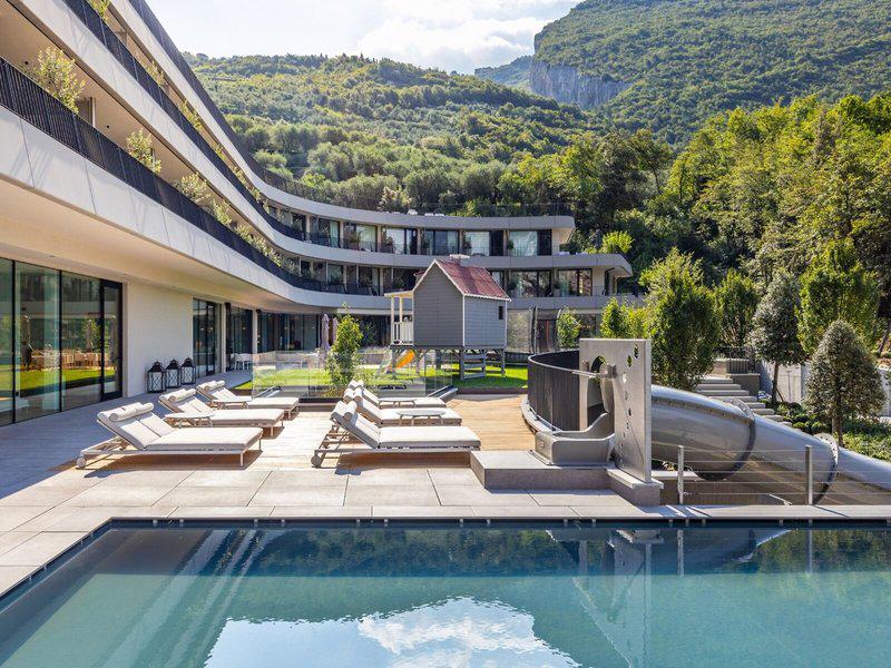 06B1CFC7CC2BF5F37F40EFB9C7051FB0