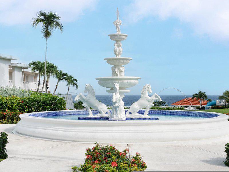 136C4F53DE8DD91FE05B3E8283E8528B