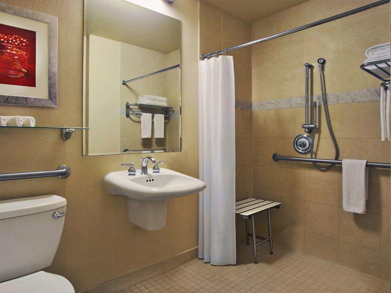 FEDCBB6AE6E07D9867B2BDFE67ECFFF9