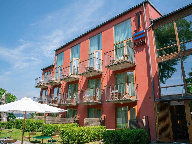 08E6D5156DE5865960C0B28441AEEBBA