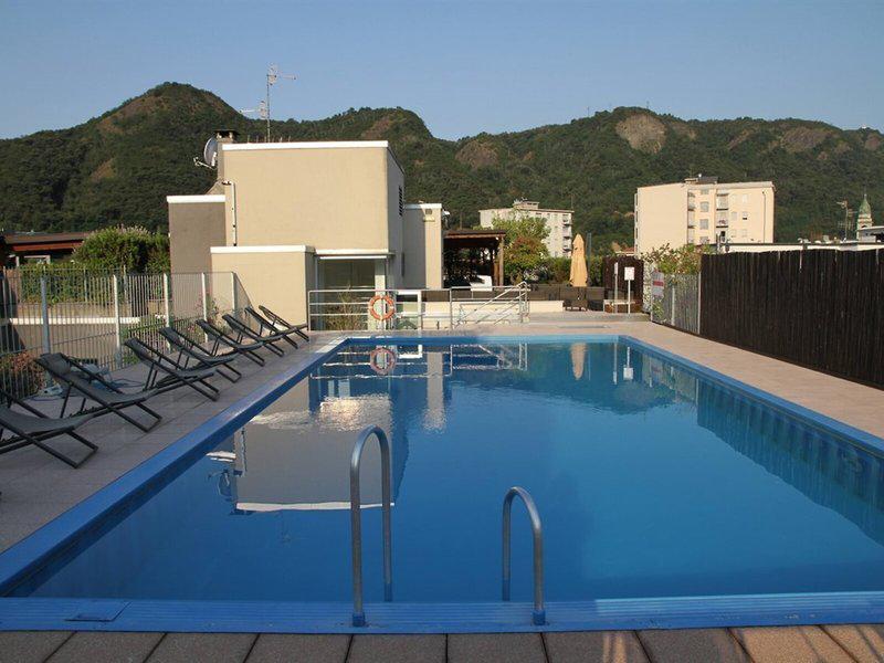 110150CDAC5248F4CE7039A612454AC2