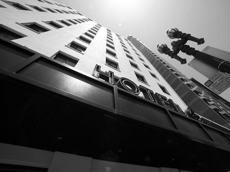 2B2BF615D1D4B119B9A4B8FAF12E75F1