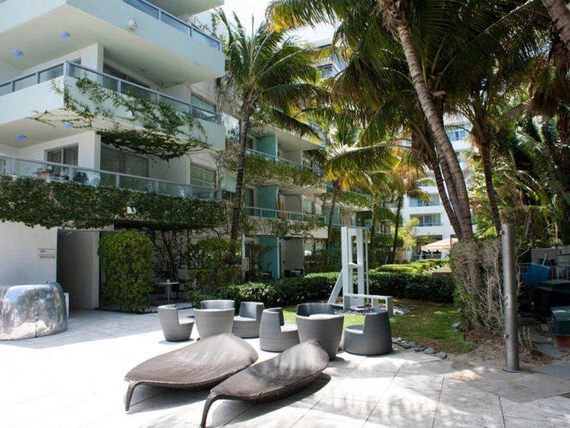 B46EFFE86A2F9BDAAF2AC8D83D4D3C45