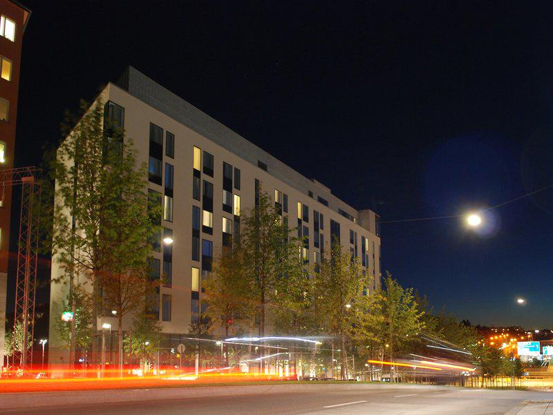 BCD9583207E31F46BBD818B2A6B6E33E