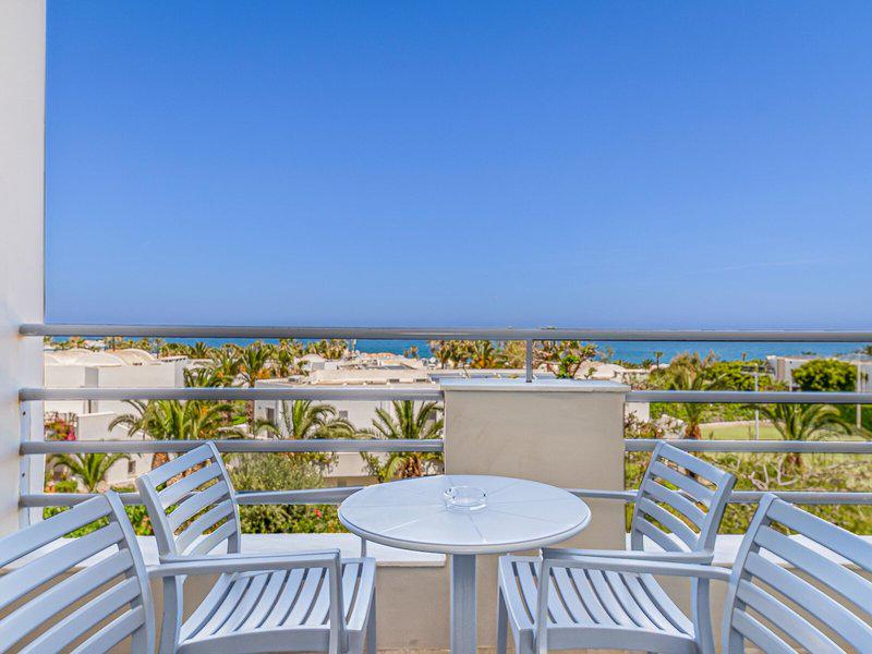 BF9DA51DADCCED75203A618DF4BA568F