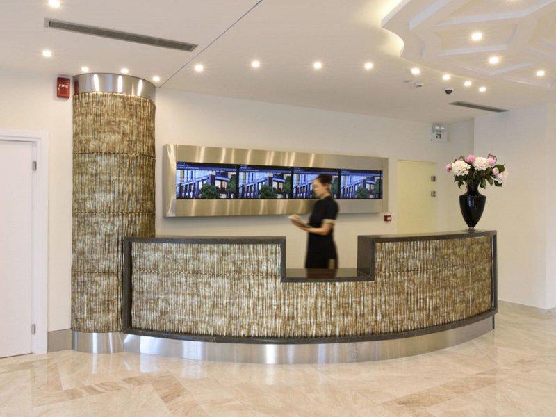 06EF2025C0CE093CAEA0C44E91AFC59B