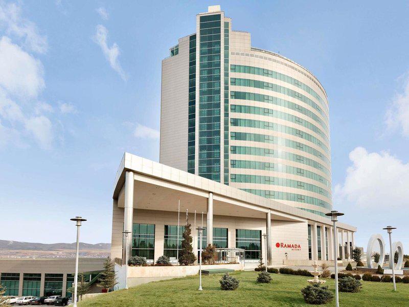 15174A08319A34A4083377C4A75F8DD0