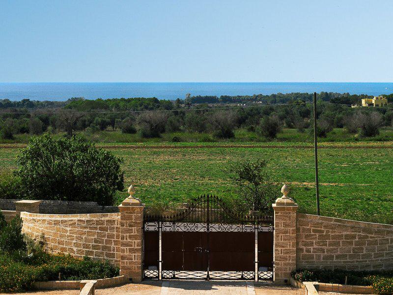 1E51AA79819EB2B777766BCDC8D36055