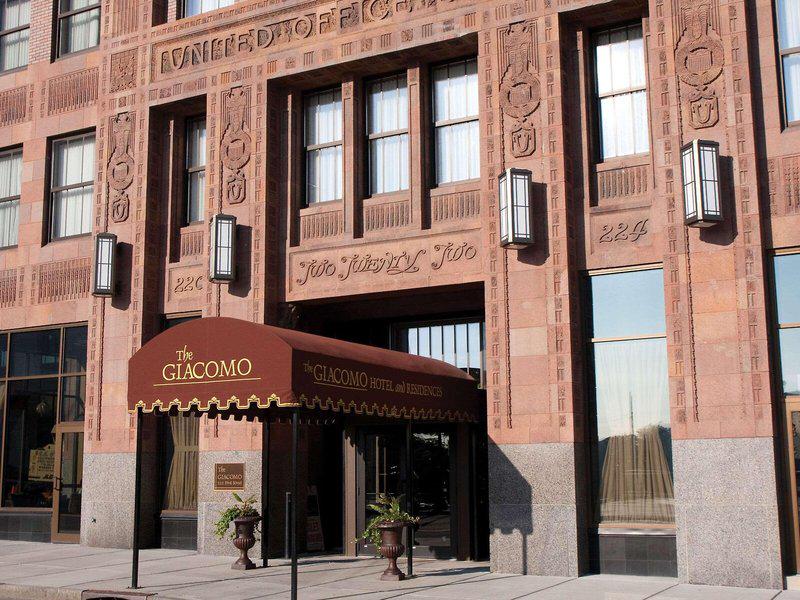 0B06DF2E31873817B4E86AE8D0E649D4