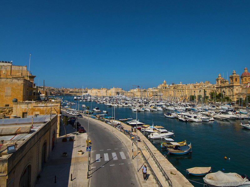 B688BB368001FBAAC235CEC5A87FBF1E