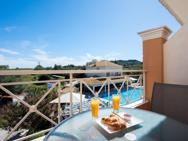 37DED2C3BDF9AE9F522D3D3D6BD25521