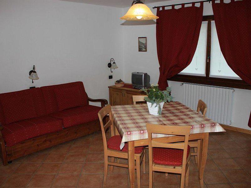 951599920BF8D30E00CB0380717DB45D