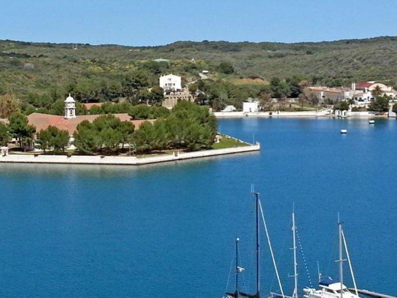 FBFA9AB8581A44484D6A77F99B3FD775