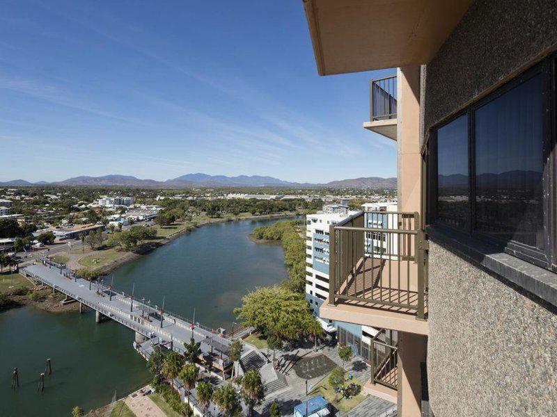 DF0243E77FB2DA0C6C87F23AD6167A0B