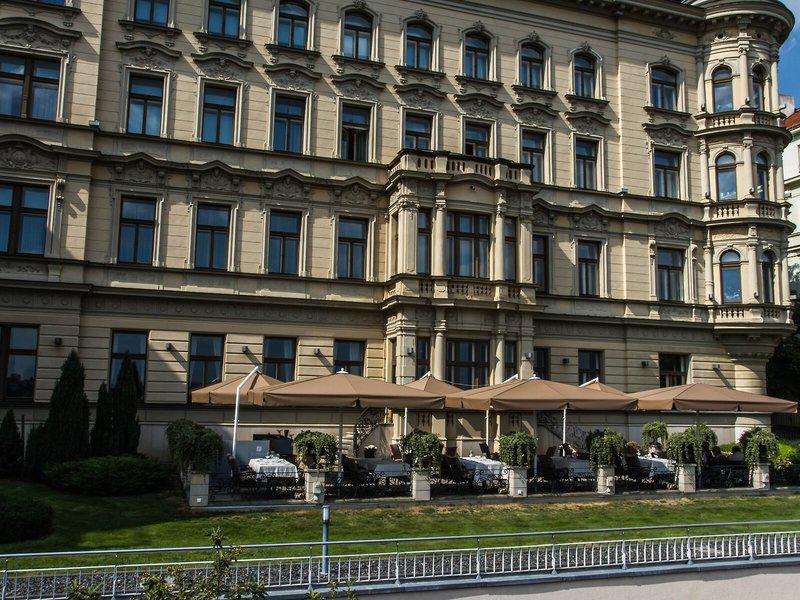 E6EEDE34BEE2947673219CF1AF65C3ED