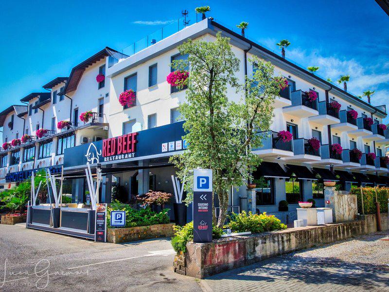 F81EAFC6AFED8218BAE43D2684562AD5