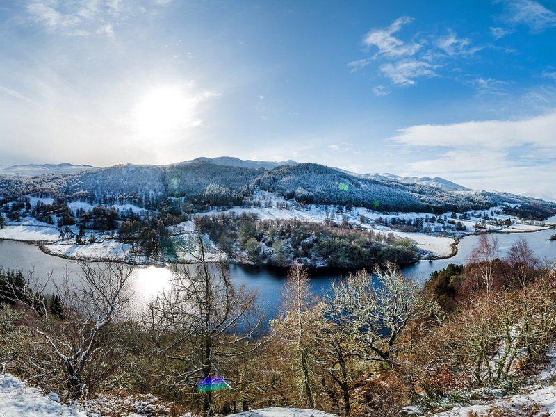 24045DA5CF8A746957F4917FA7F7B0E2