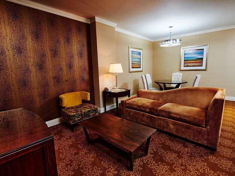 37C024AF131B654A6F5B9D5F7D9D0922