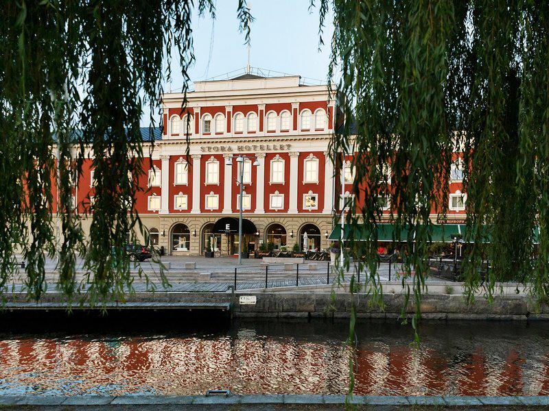 CB3F258AA622B19E15F1DC7FE7EDD12B