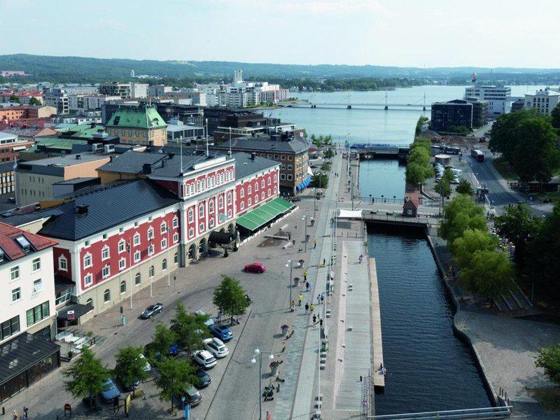 1FEEE8208331E9E2FC24B32FFAAE18DC