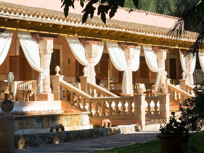 A17FED1F57518F8938DAD89A3C4446E1