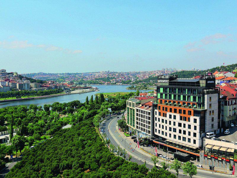 DF4573A1E3B2B869F11750469E49E9D5