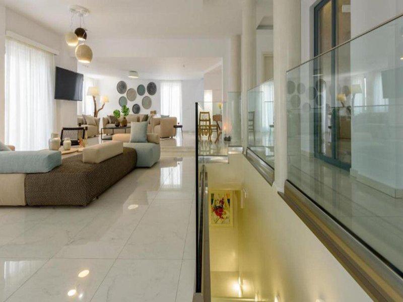 5A4CA8F1F546572700370C2DD13202AE