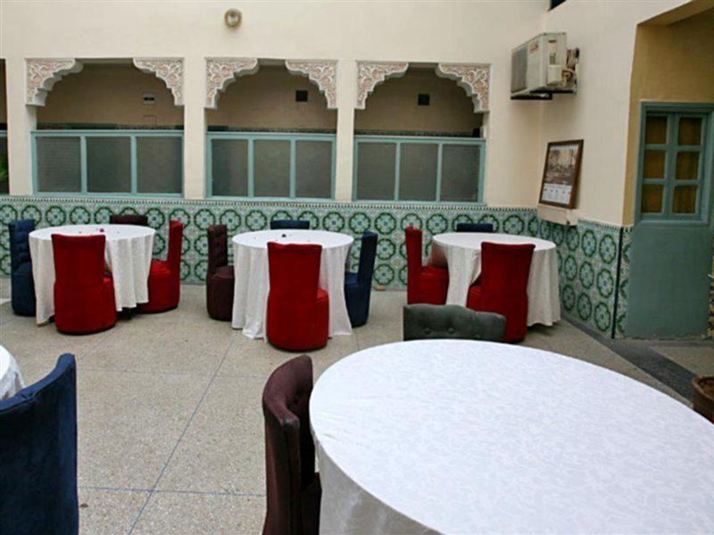 618653373B84FB83D23B58BDC8A38984