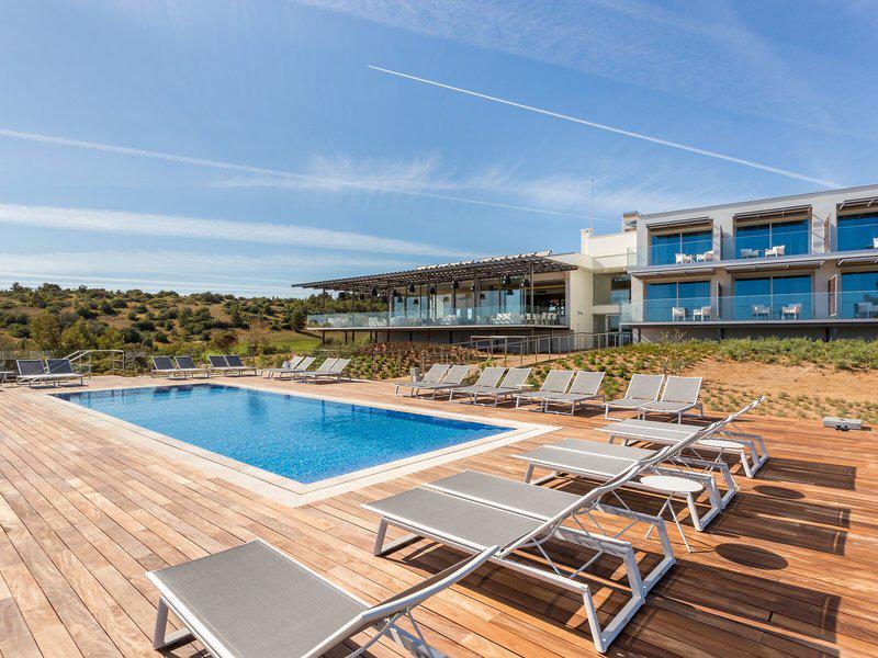 FFC22D144234703D443F98E4AEE0CF43