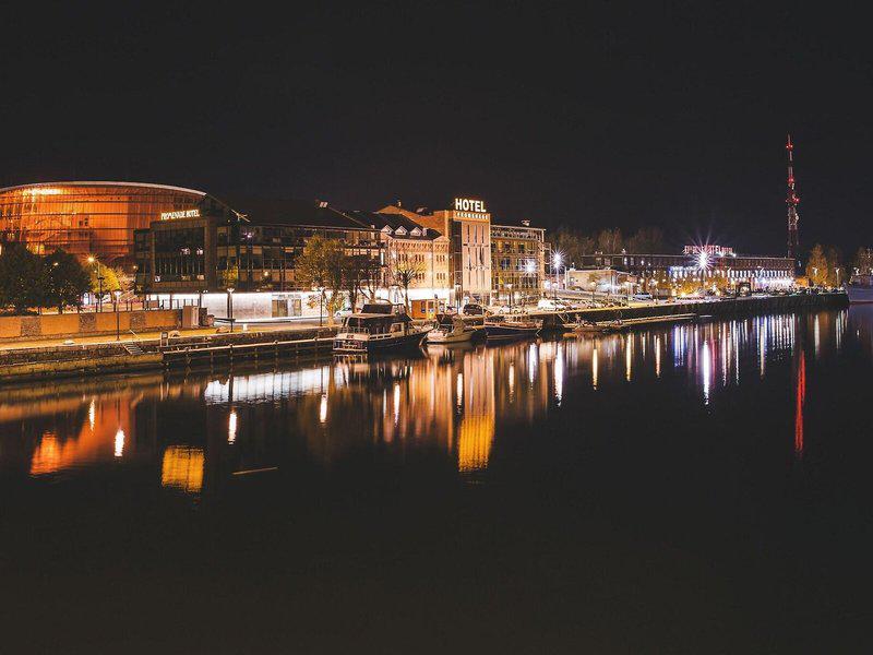 E26E70F43E10BCEA16A0C8872C47790C