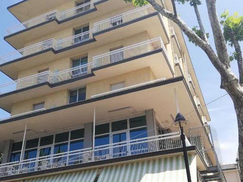 944216FD557DE66B09CE0A8D2673204A