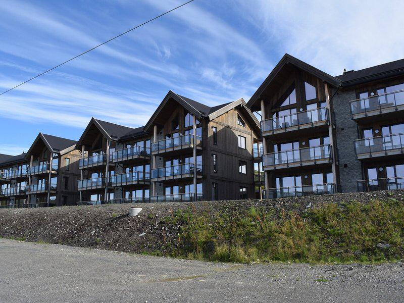 F1DE4E1BE3FE05C05655D7A2E982C915