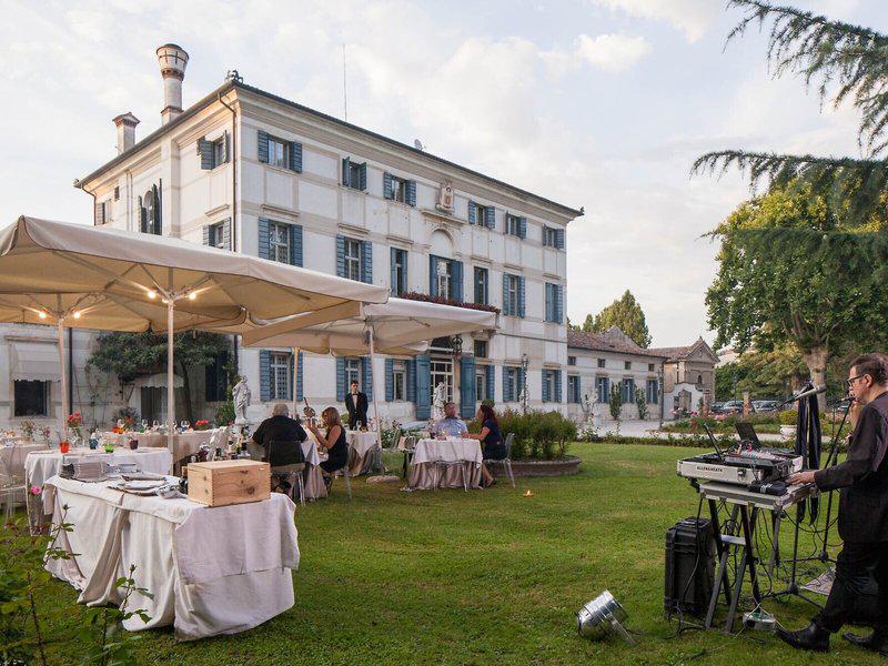 436FD91CB163E3D8393D49B4740F042B