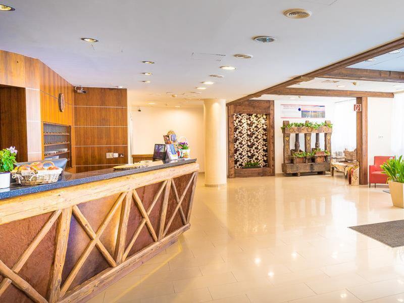 0F14B92656464F89C098647C35BA9ECA