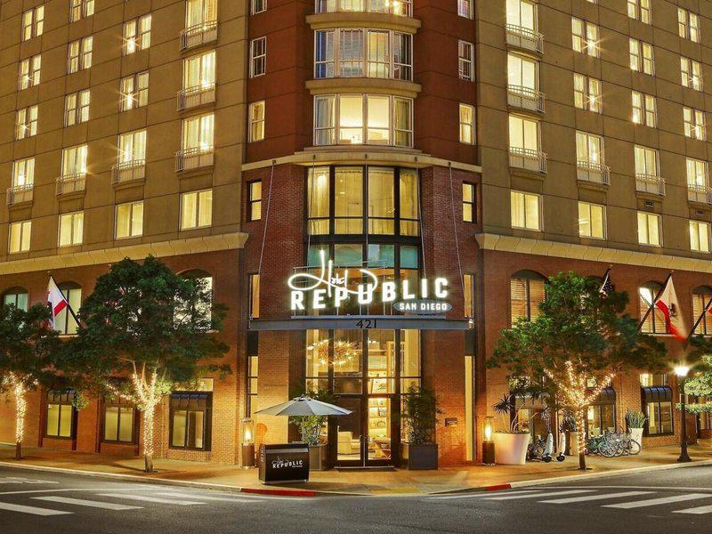 19F5D59BE7B98043E6A169DC78FABEA4