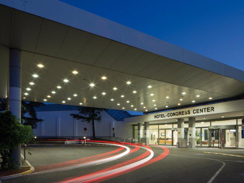 35E7A483563342AFE6D7C29EEFD8A359