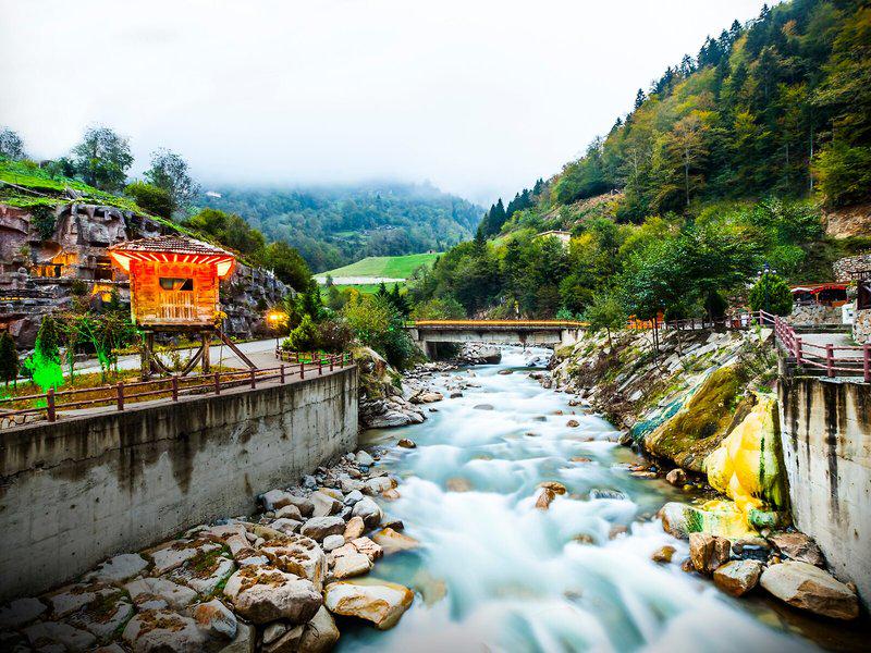 1E1E49B02E9E86057A8F0A3704100619