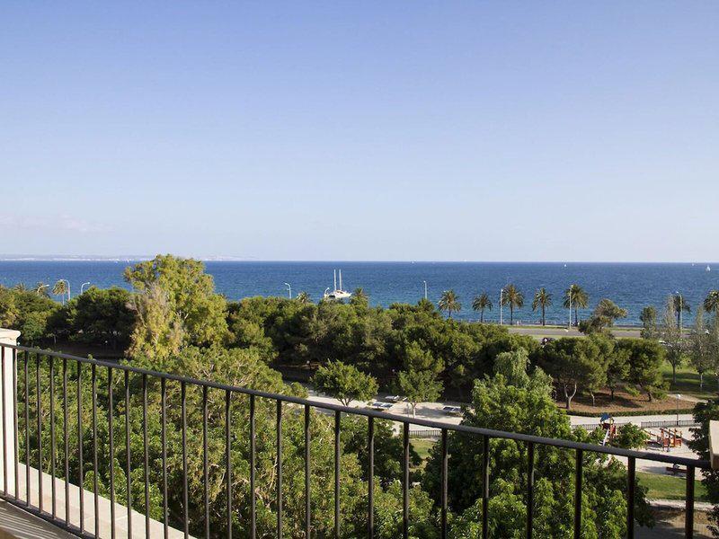 BFE5B1833F3231BC19310677E6EE3C2C