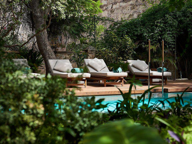 D8B688C166B15D3F188C9DED48581B99