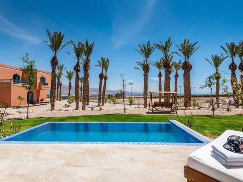 5796C37AF1E530469B1F7B4279F00F55