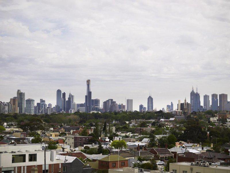 9DF63AE4ACA395E85859DA3353C490B3