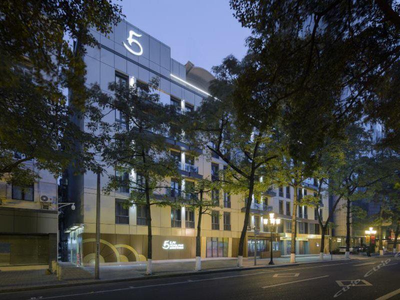 A242494F2FF59E53EB1ADE3A8D6DE9E5