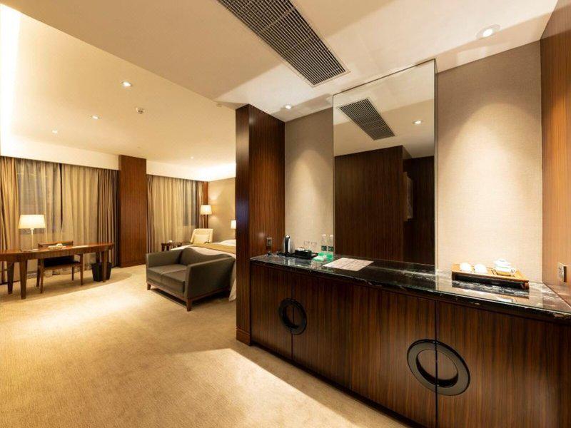 43774A3188EFE40D36F2616C2B0B9EEC