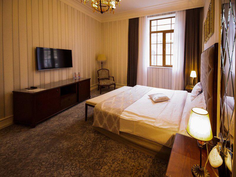 AA99B5A21655E1EF28CAC4B80F5B0B3E