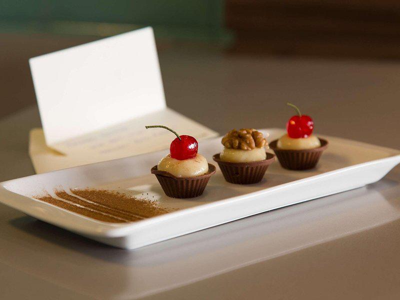 78A55C9CE40F3D8158D3E855AA39E77E