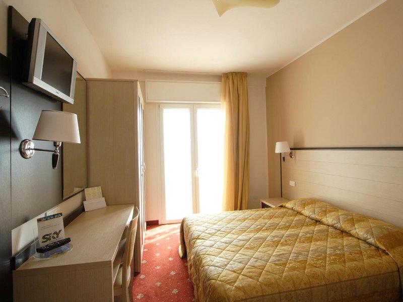 2D7BE9BD05BED08E0DFC32F754E0E806