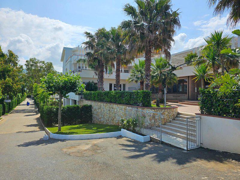 8EC1ECC175E0278C70759A0715FF6683